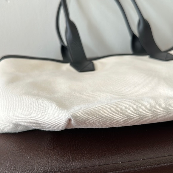 Balenciaga Tote - Picture 7 of 16